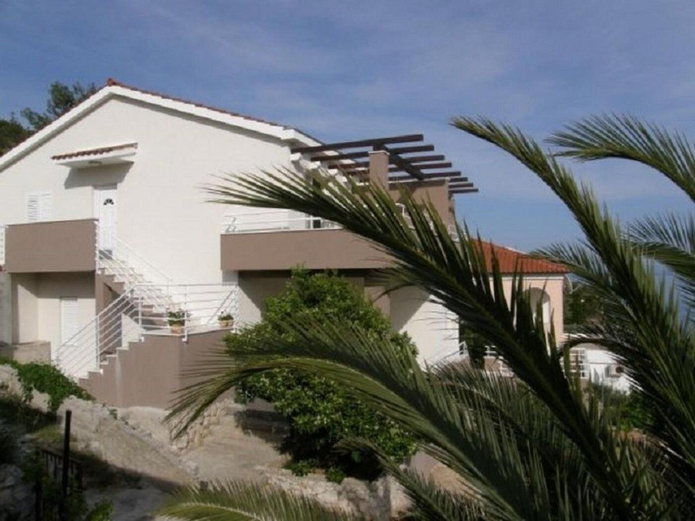 Apartments Ljubi Vinišće Exterior foto