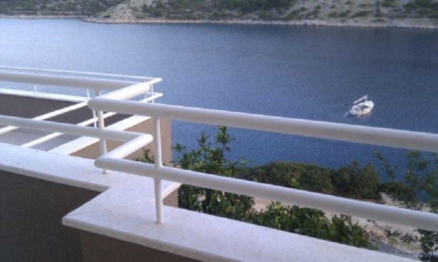 Apartments Ljubi Vinišće Exterior foto